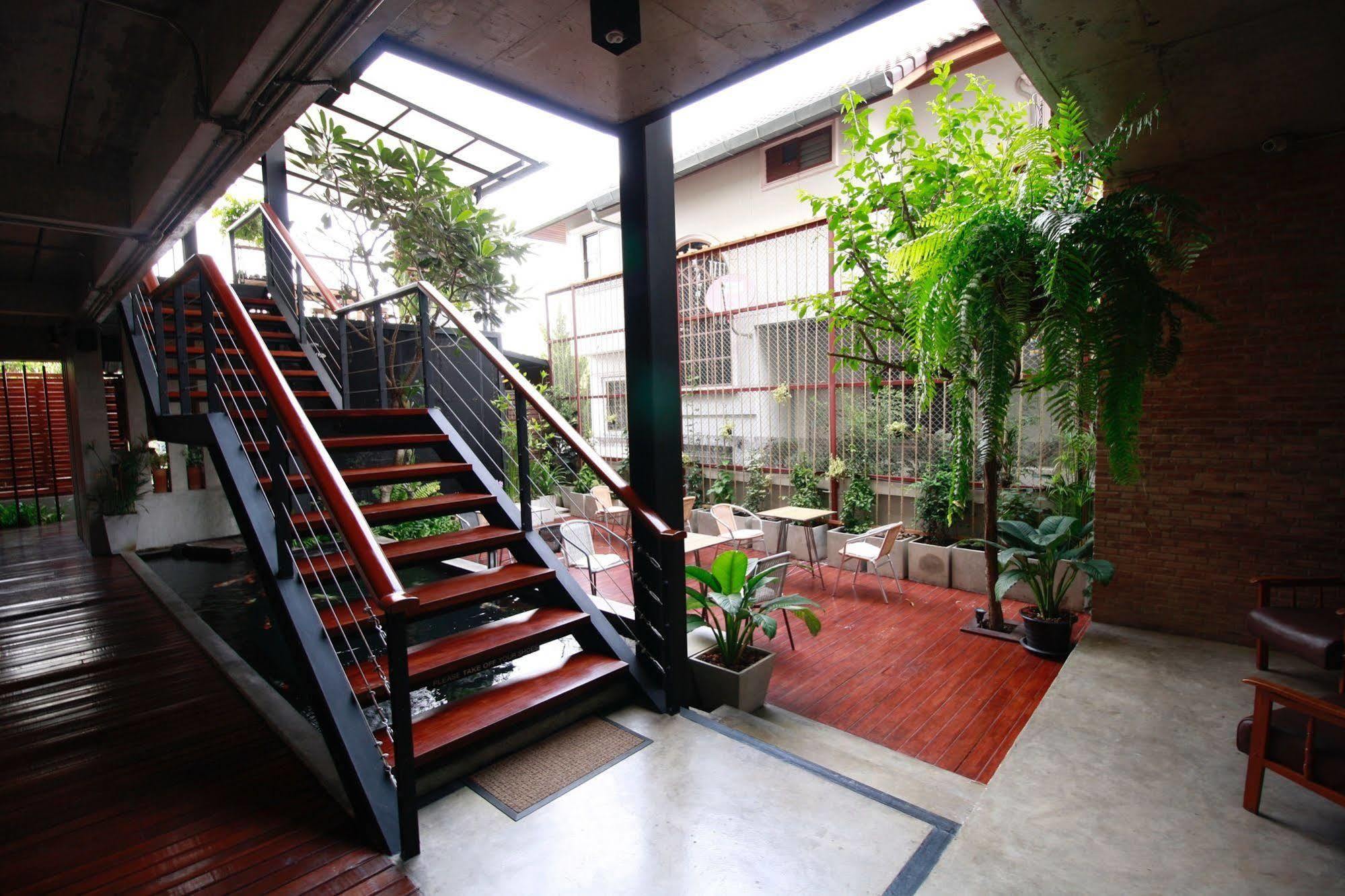Zzziesta Chiang Mai Bed & Breakfast Exterior photo